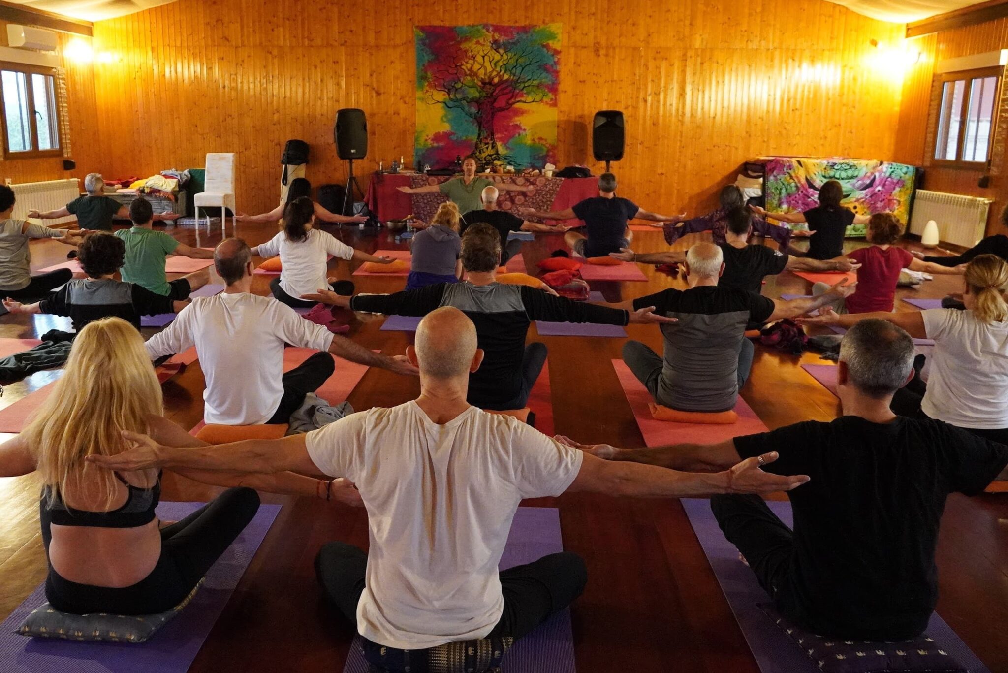 En nuestras clases de yoga encontrarás un espacio exclusivo donde cultivar y mejorar tu salud física, emocional y mental. ¡Apúntate!